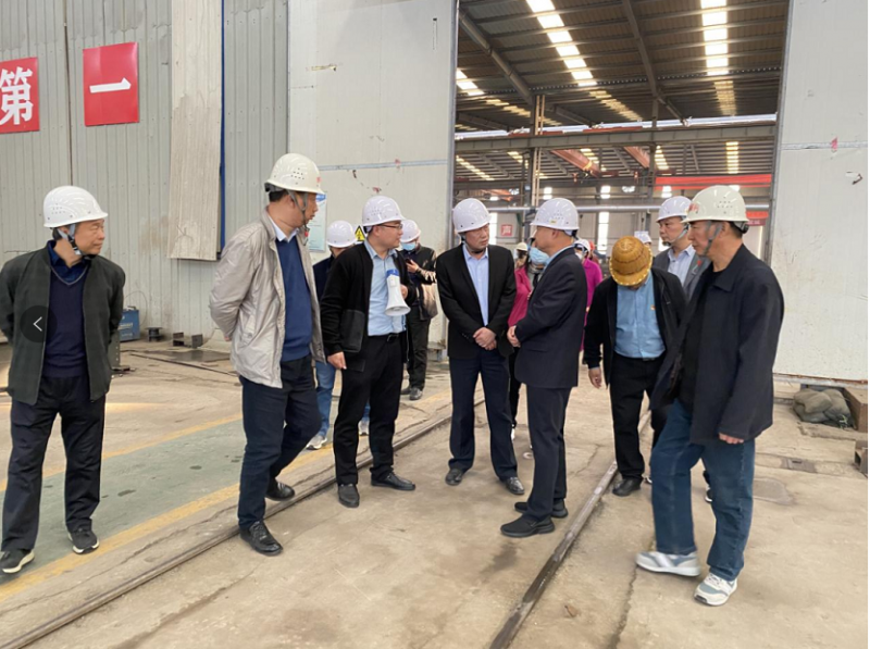 安陽市政協(xié)副主席侯津琪一行蒞臨集團鋼結(jié)構公司調(diào)研